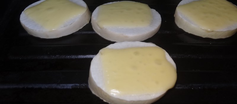 La recette la plus simple du Daikon cuit au four avec du fromage. hmm !