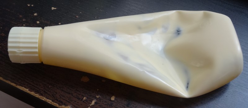 Tube de mayonnaise "déformable" de la marque japonaise Kewpie